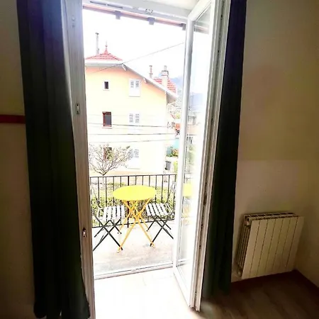 Delille Pere Et Fils Apartment